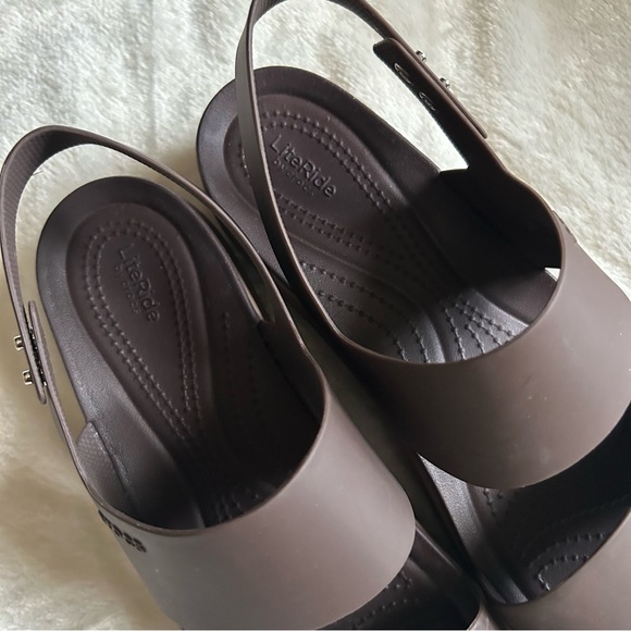 Crocs tan brooklyn low wedge platform sandal womens 11 - Picture 4 of 7